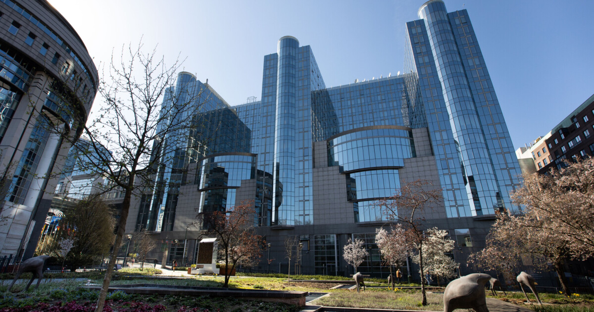 EPP in favor of abolishing EU tariffs on US steel products • Table.Briefings