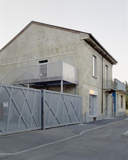A Villa between Cyberpunk and Listening Bar / co.arch studio - Exterior Photography, Concrete