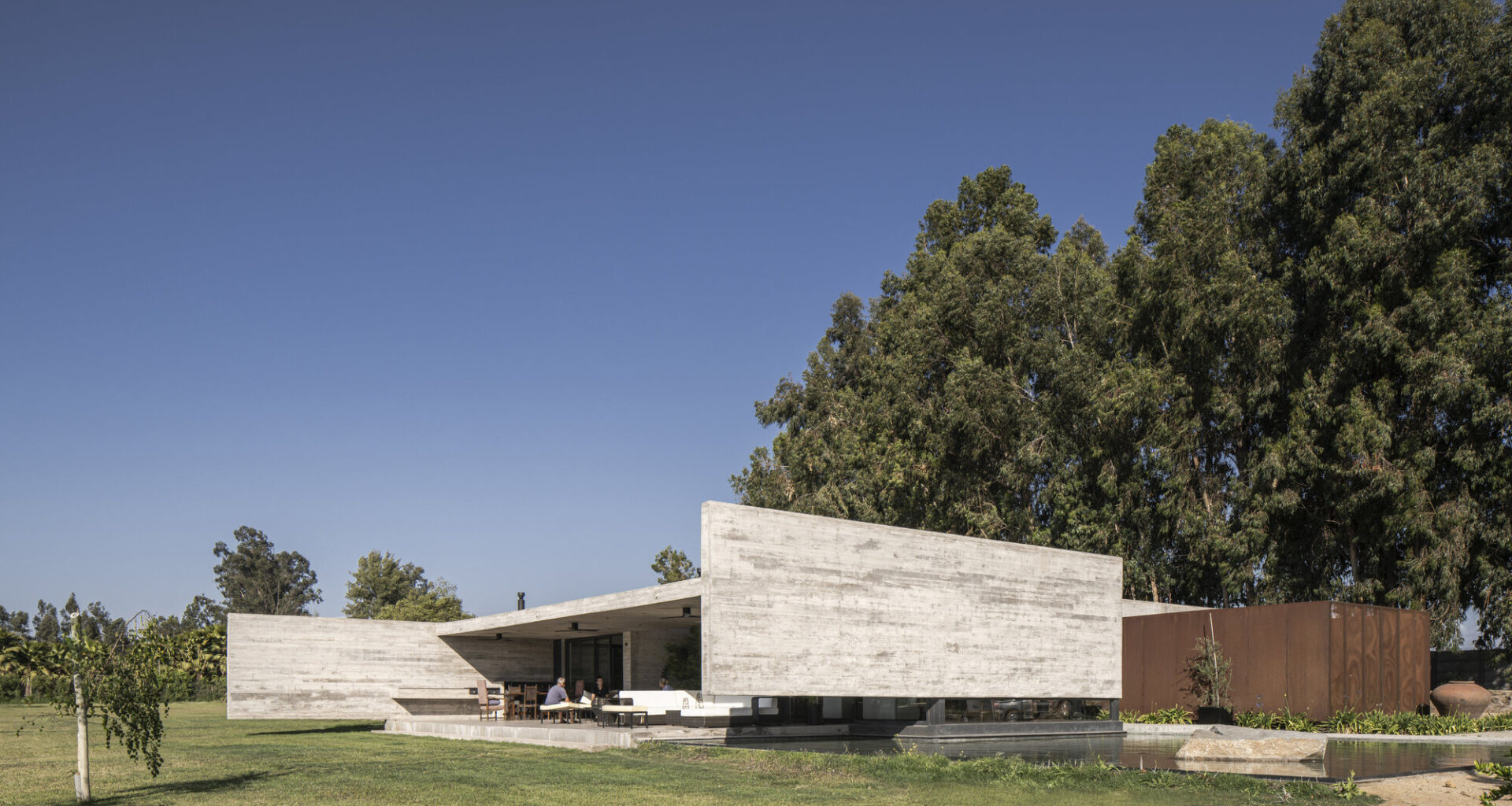 House La Primavera / Nicolas Vicente