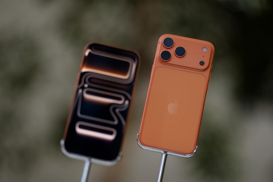 Apple Store New iPhone 17 Goes On Sale In London