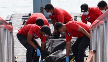 Malaysian boat capsizes as hundreds feared dead