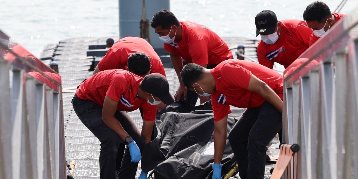 Malaysian boat capsizes as hundreds feared dead
