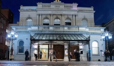 Belfast’s historic Lord Mayor’s lamps restored