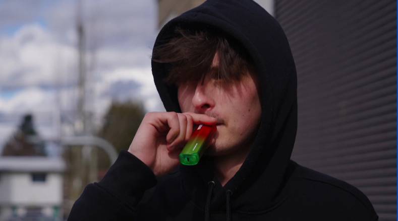 Click to play video: 'B.C. study looks at teen vaping'