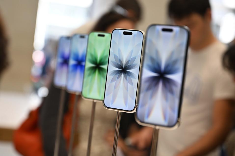 Apple store new iPhone 17 goes on sale in London