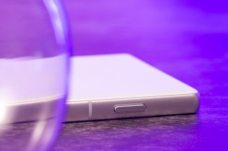 Two-stage shutter release button on the right - nubia Z80 Ultra review