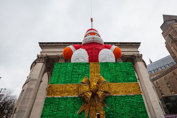 The display is made from recycled materials and features around 20,000 LED lights