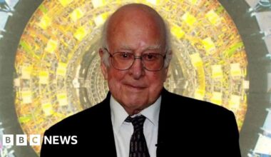 Professor Peter Higgs leaves Nobel Prize medal to Edinburgh University