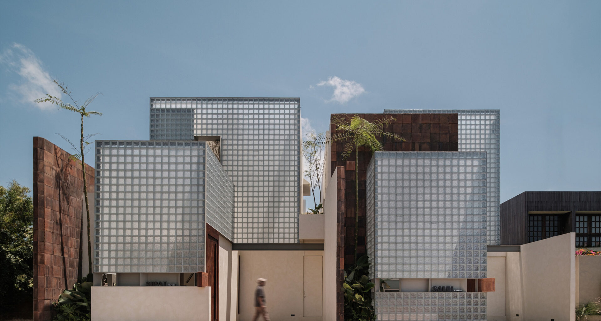 Villa Sipat & Sauh / Arkana Architects