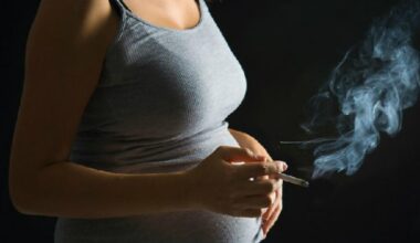 Wirral midwife urges pregnant women to quit smoking