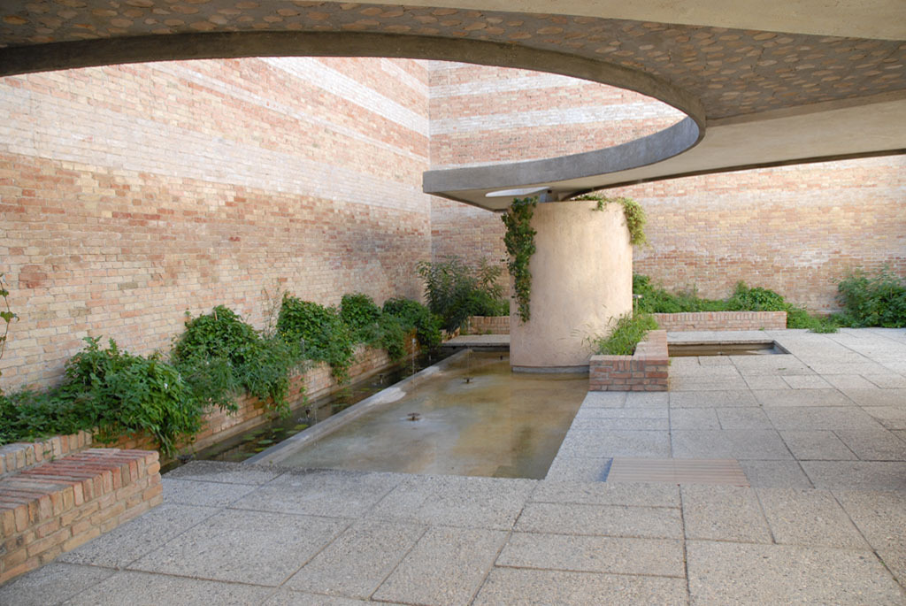 The Silent Pavilion: Carlo Scarpa and the Giardino delle Sculture at the Venice Biennale