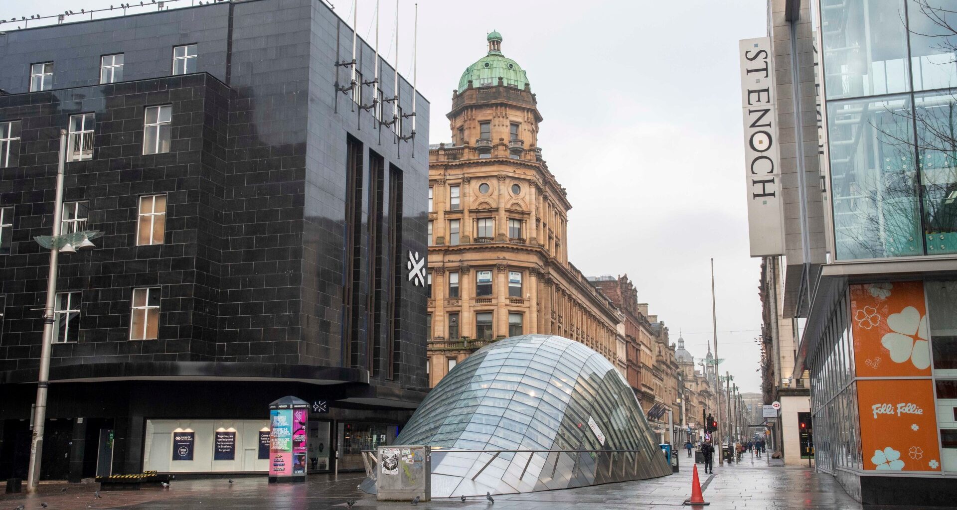 Busy Glasgow square labelled 'dangerous' as boss warns staff not to work late