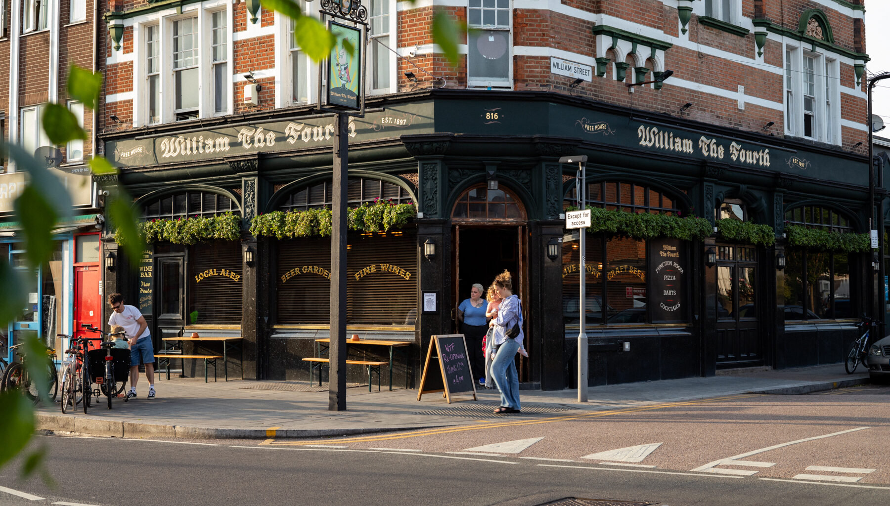 East London Pub William IV Has Banned Children after 7pm