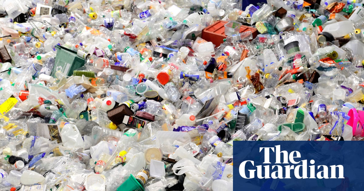UK can create 5,400 jobs if it stops plastic waste exports, report finds | Plastics