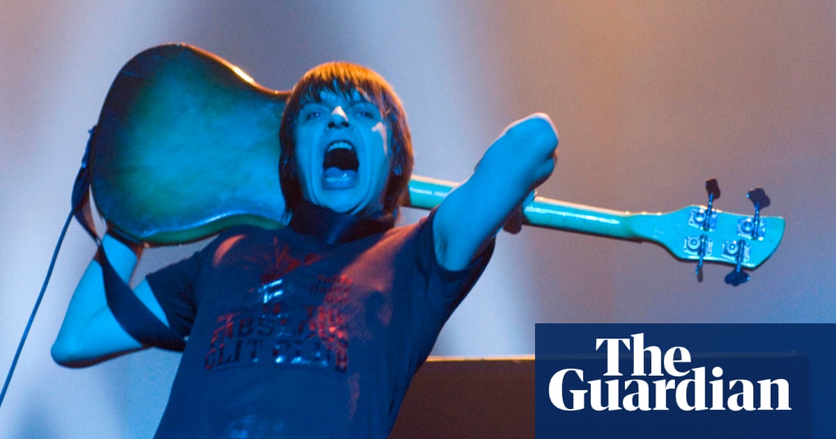 ‘I watched him doing Fool’s Gold and thought: how’s he playing that?’ New Order’s Peter Hook on his friend Mani | Music