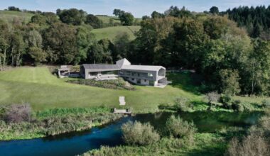 Kevin McCloud visits Salisbury for Grand Designs special