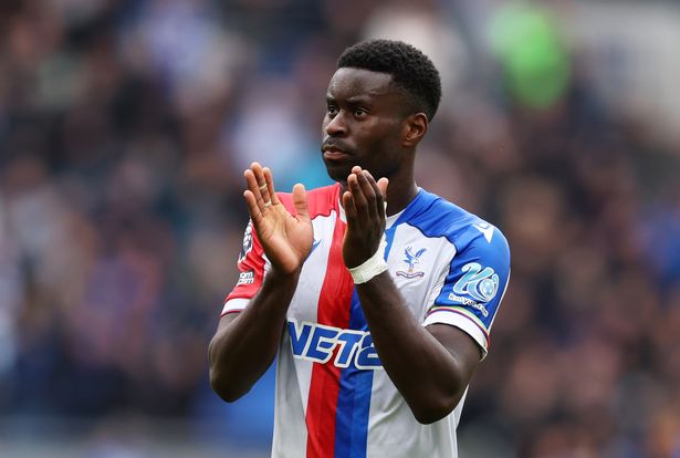 Marc Guehi of Crystal Palace acknowledges the fans after the Premier League match between Everton and Crystal Palace at Hill Dickinson Stadium on October 05, 2025 in Liverpool, England