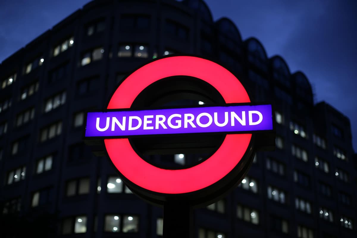 London travel news LIVE: Elizabeth line delays during rush hour