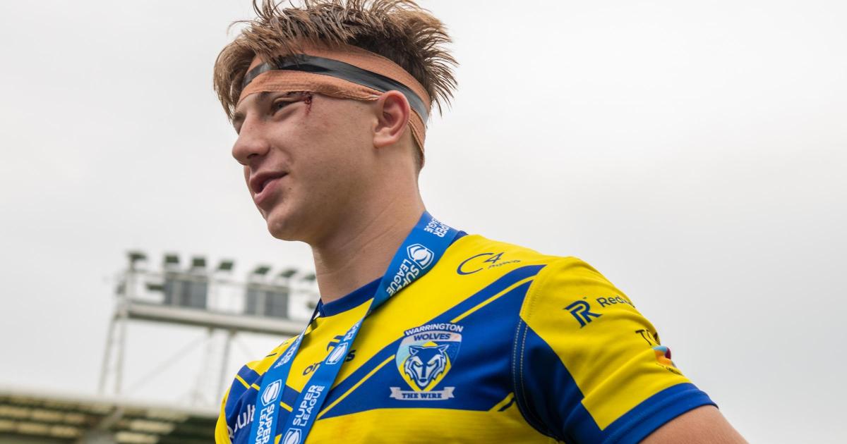Ewan Irwin commits long-term future to Warrington Wolves