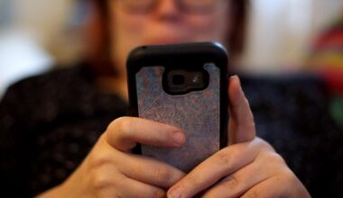 How to sell your old phone and get cashback up to £700