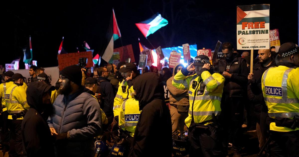 Aston Villa-Maccabi Tel Aviv protests: Police arrest 11 in Villa Park area