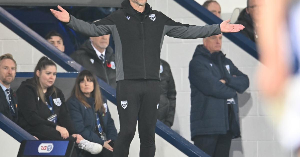 Gary Rowett on 'bizarre' Oxford United penalty call against West Brom