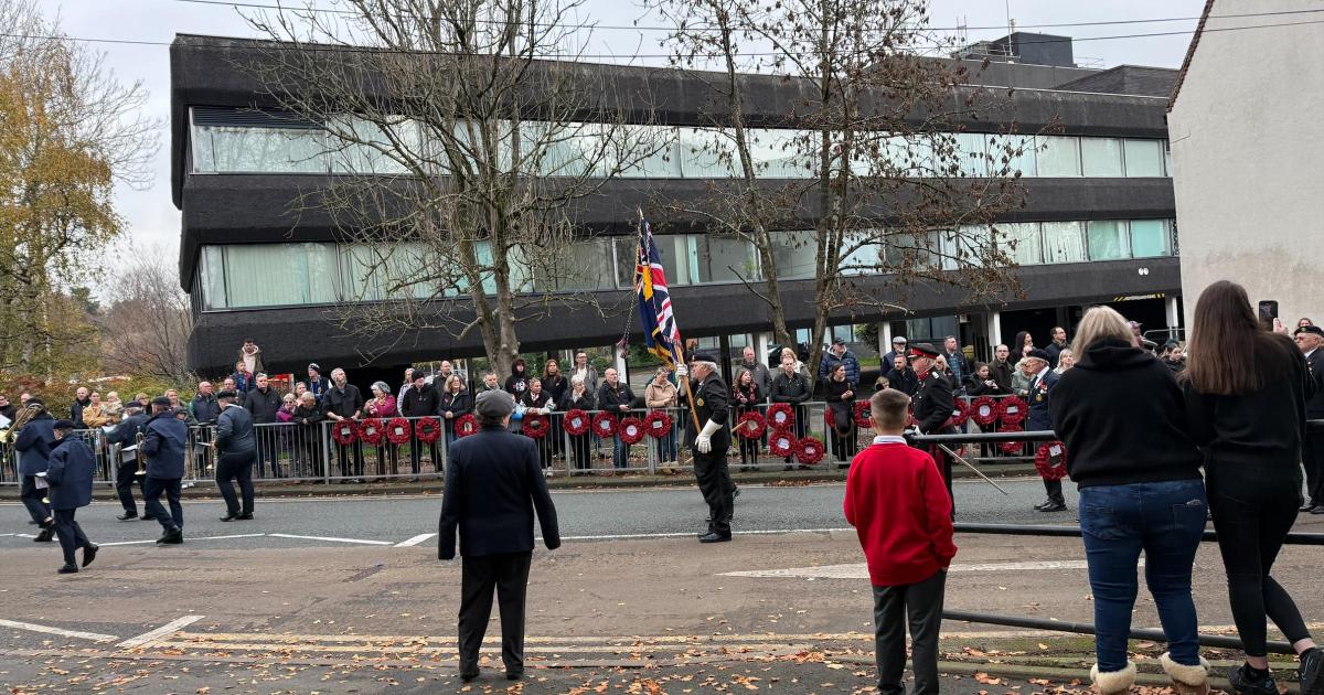 Halesowen turns out in droves for Remembrance Sunday 2025