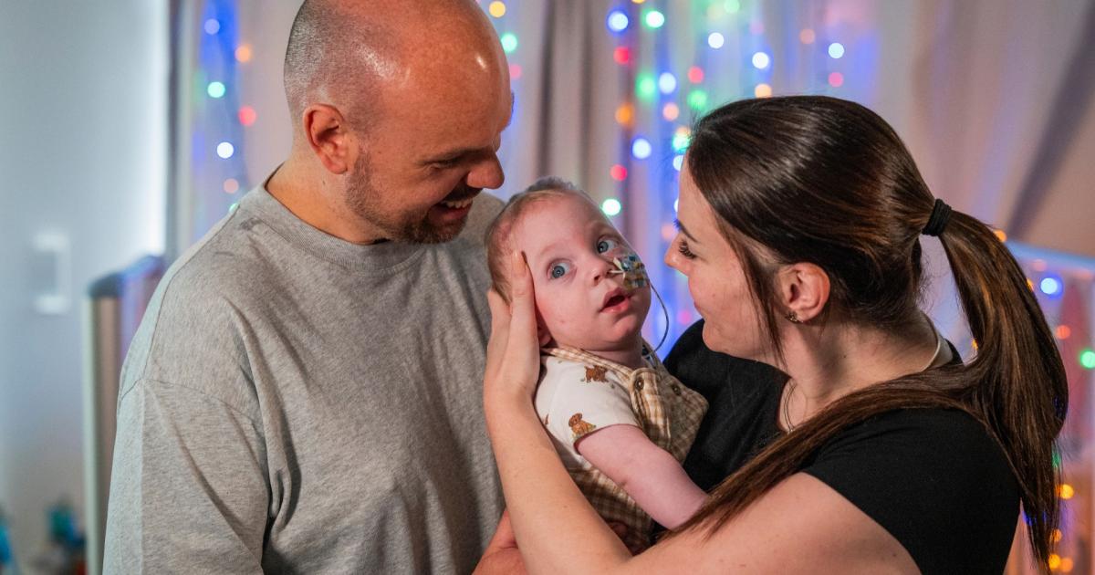 Kobi Crolla to switch on Christmas lights at Edinburgh hospital