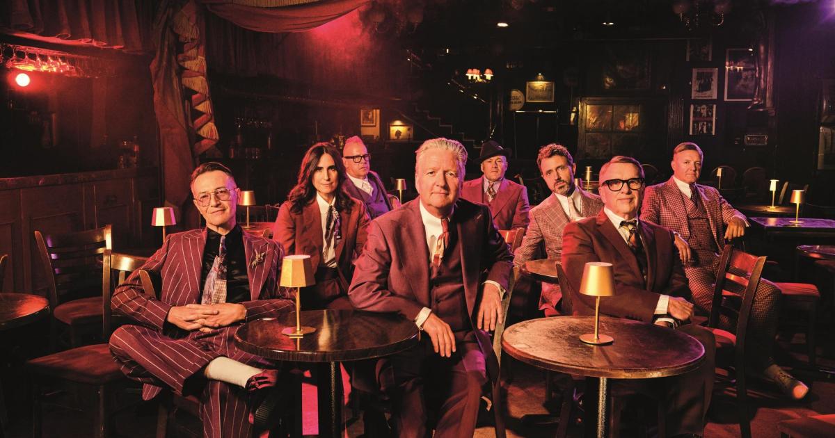 Squeeze to perform in Leeds as part of 2025 UK winter tour