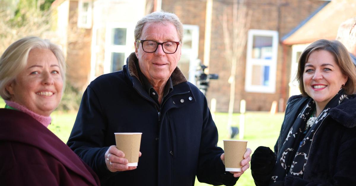 I'm a Celebrity winner Harry Redknapp visits NHS staff