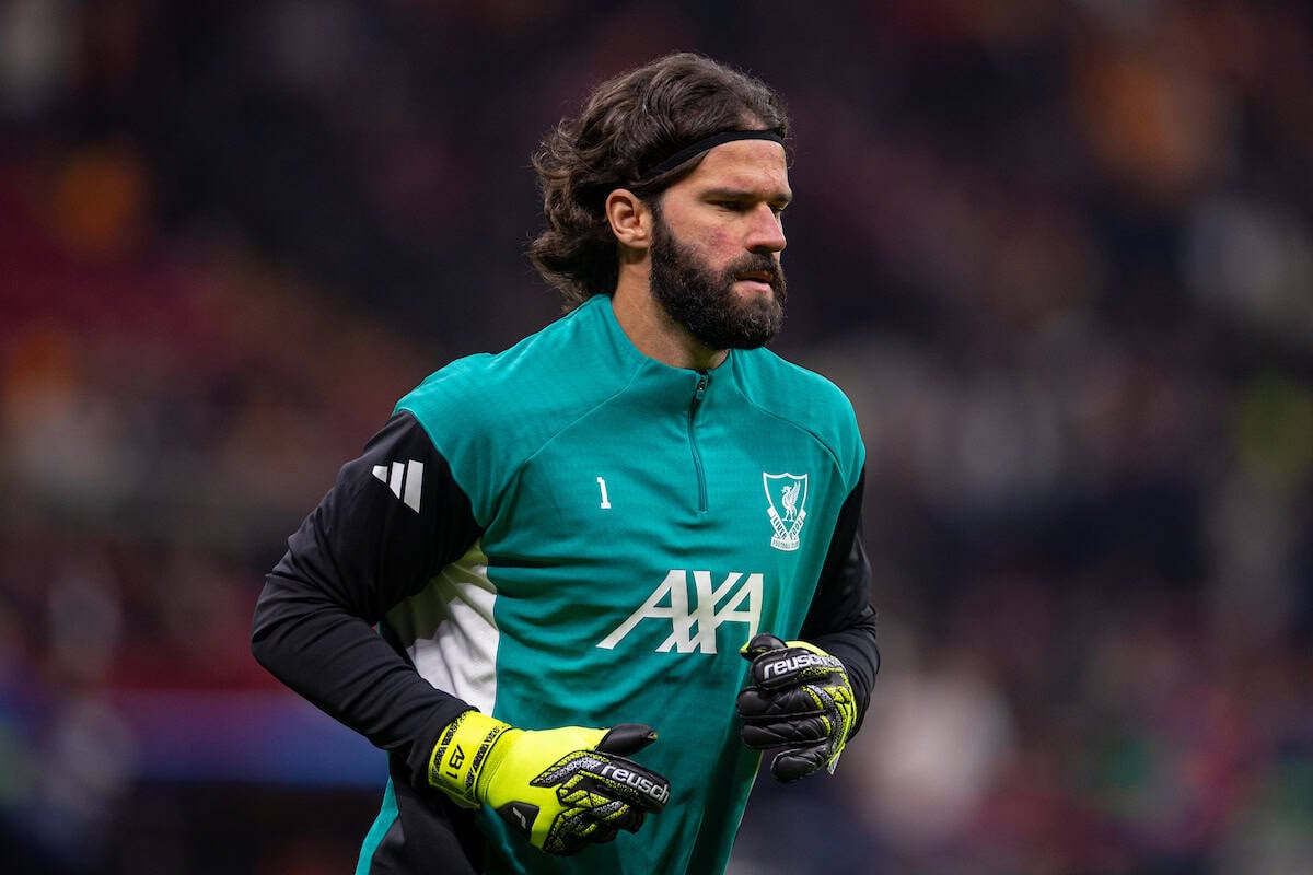 ISTANBUL, TURKEY - Tuesday, September 30, 2025: Liverpool's goalkeeper Alisson Becker during the pre-match warm-up before the UEFA Champions League match between Galatasaray A and Liverpool FC at the Ali Sami Yen Stadium. Galatasaray won 1-0. (Photo by David Rawcliffe/Propaganda)