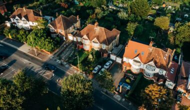 House prices in southern England dip for the first time in 18 months