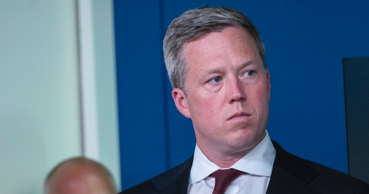 U.S. Army secretary warned Ukraine of imminent defeat while pushing initial peace plan