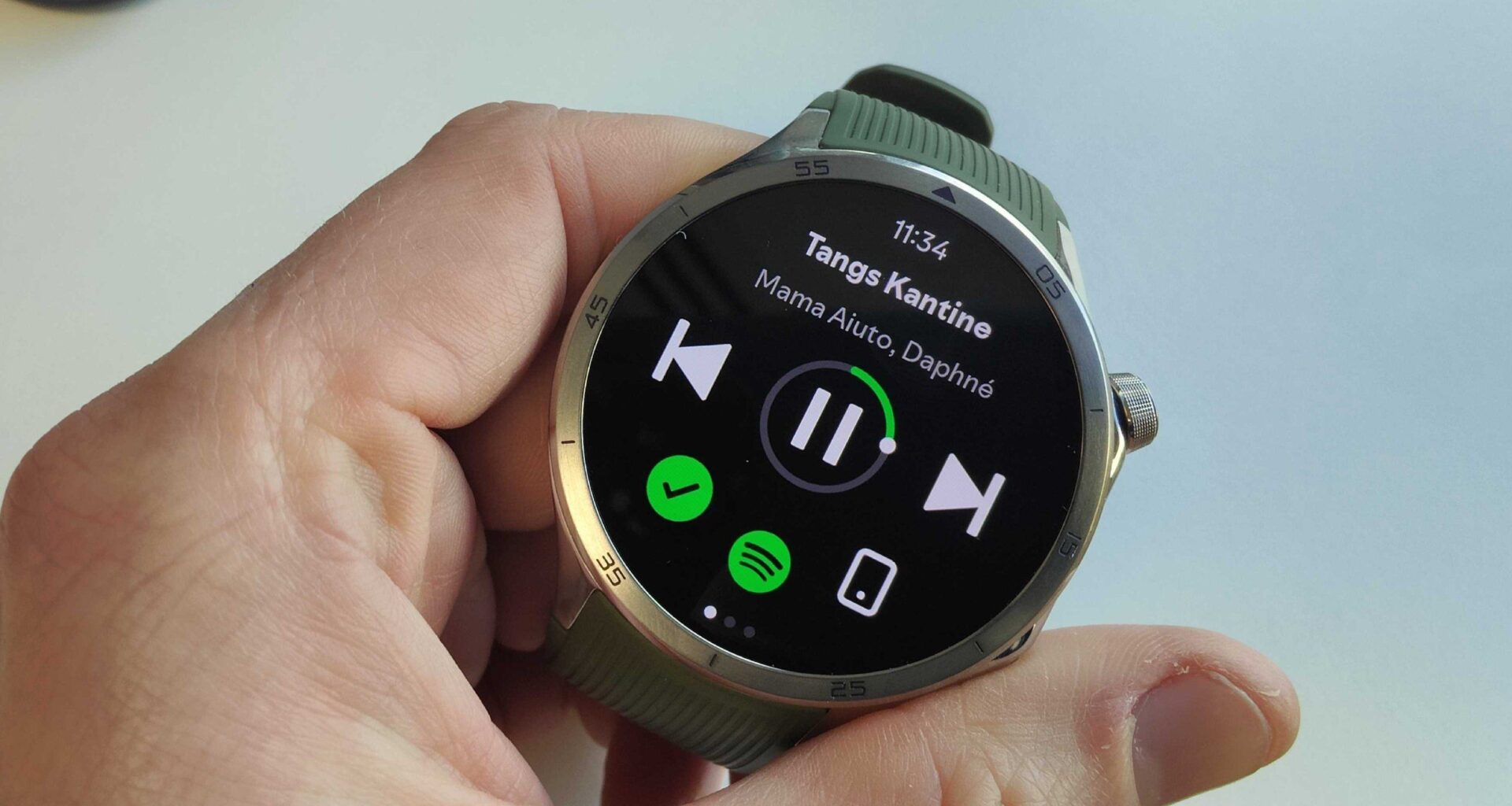 OnePlus just dropped its own Apple Watch SE rival with the affordable Watch Lite