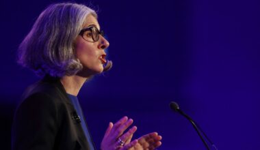 Rachel Reeves urged to avoid Groundhog Day budget