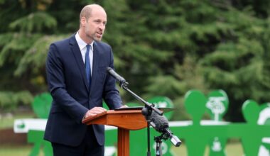 Prince William visits injured Gazan children being treated in the UK
