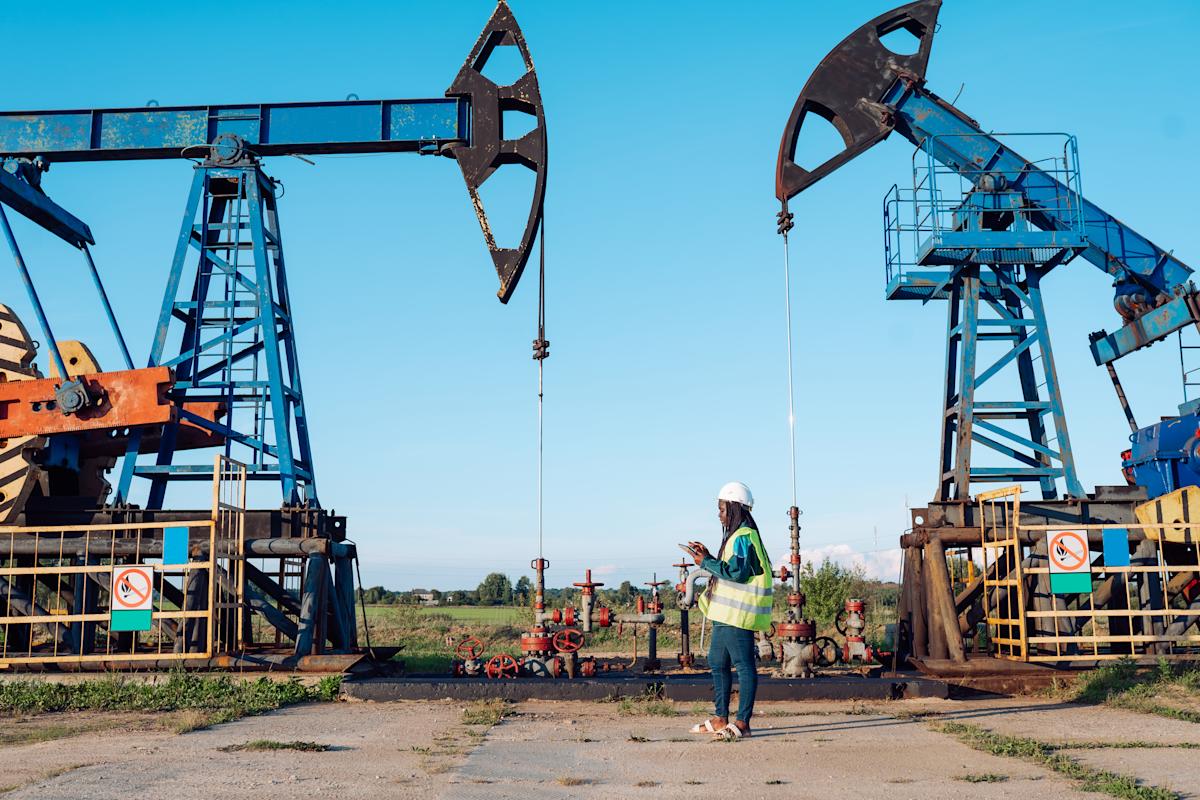 Oil prices fall on Russia-Ukraine peace deal hopes