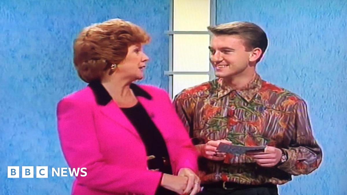 A screengrab of Cilla Black and Howard Griffiths on Blind Date when the episode first aired.