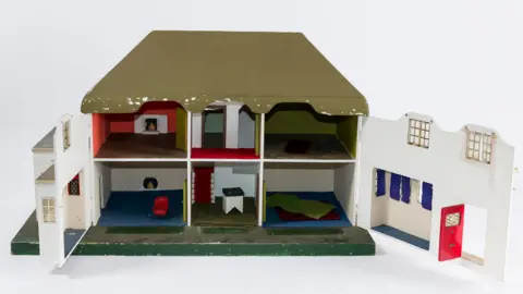 Museum Wales A replica of Y Bwthyn Bach playhouse is kept by the National Museum of Wales