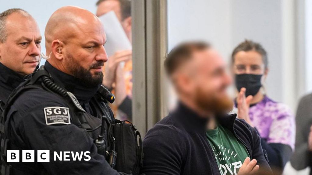 German 'hammer gang' trial for seven accused of extreme-left violence