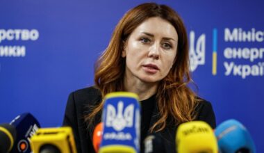 Energy minister resigns as Ukraine corruption probe widens