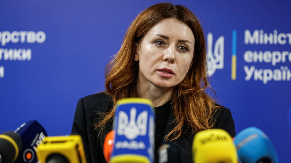 Energy minister resigns as Ukraine corruption probe widens