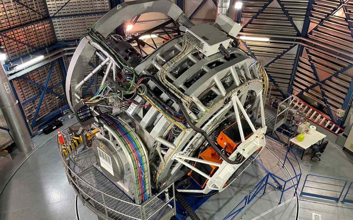 Greatest Spectroscope Ever Built Can Tell What 2,400 Cosmic Objects Are Made of Every 20 Mins.