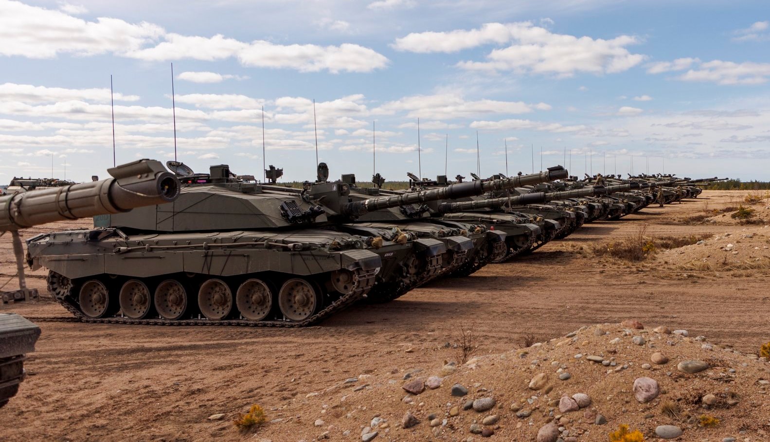 Britain Increases Number of Challenger 2 Tanks in Service