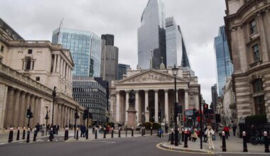London lacks direction as Bank of England set to make tricky interest rate decision
