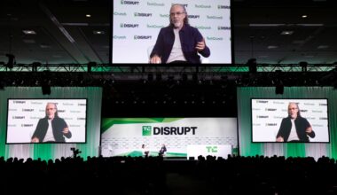 Alphabet is increasingly launching 'moonshot' projects as independent companies -- here's why