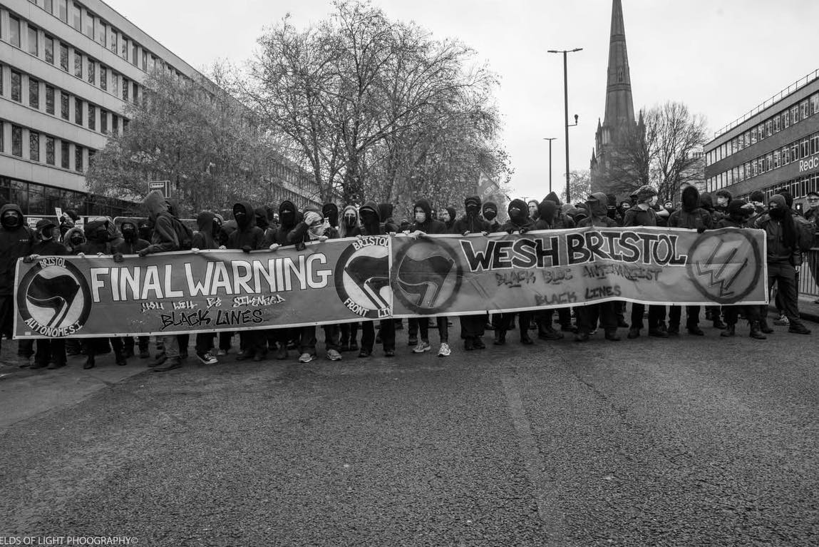 Antifascists humiliate "Bristol Patriots" - Freedom News