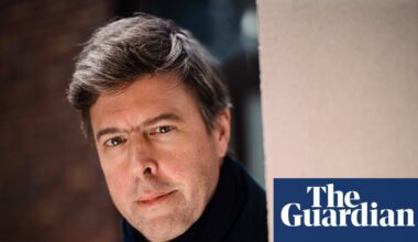 ‘It’s notoriously hard to write about sex’: David Szalay on Flesh, his astounding Booker prize-winner | David Szalay