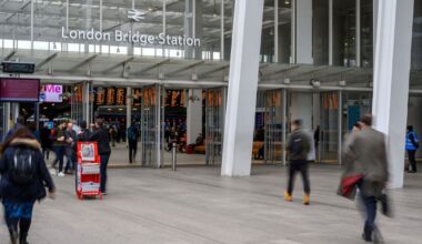 London Bridge station LIVE: 'Platforms evacuated' by police after 'incident' | UK | News