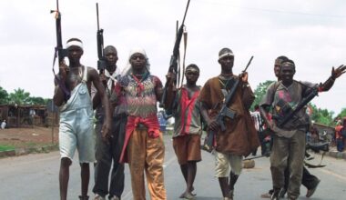 Incredible moment SAS rescued British soldiers taken hostage in Africa | UK | News